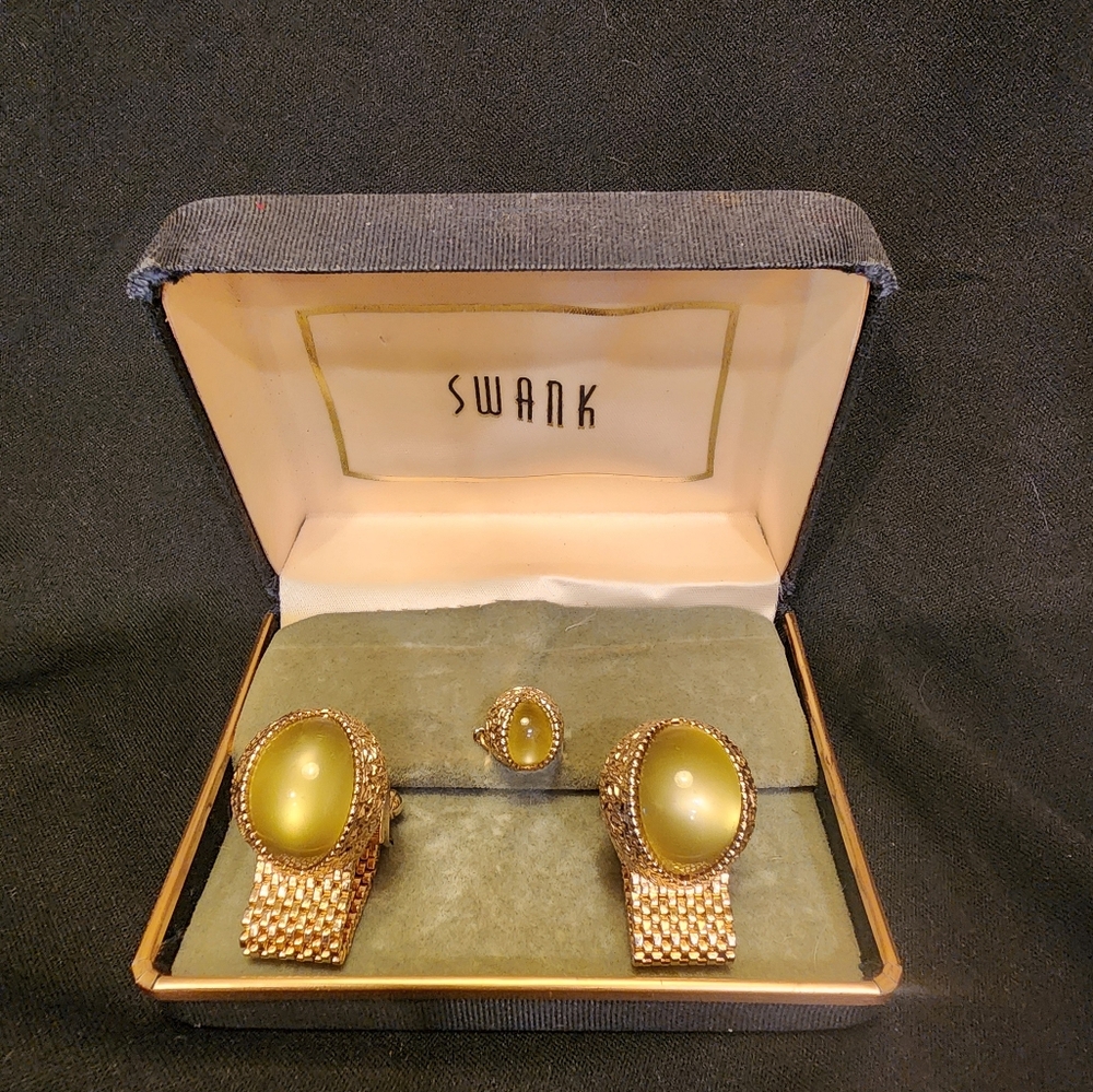 Swank Vintage Greenstone Cufflink Set
